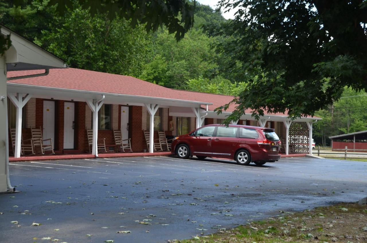 Travelowes Motel - マギー・バレー エクステリア 写真