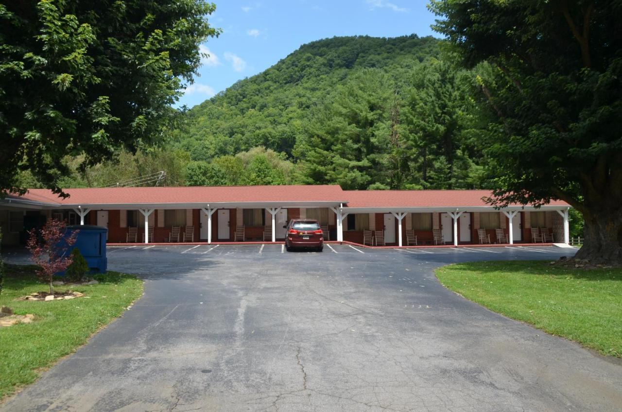 Travelowes Motel - マギー・バレー エクステリア 写真