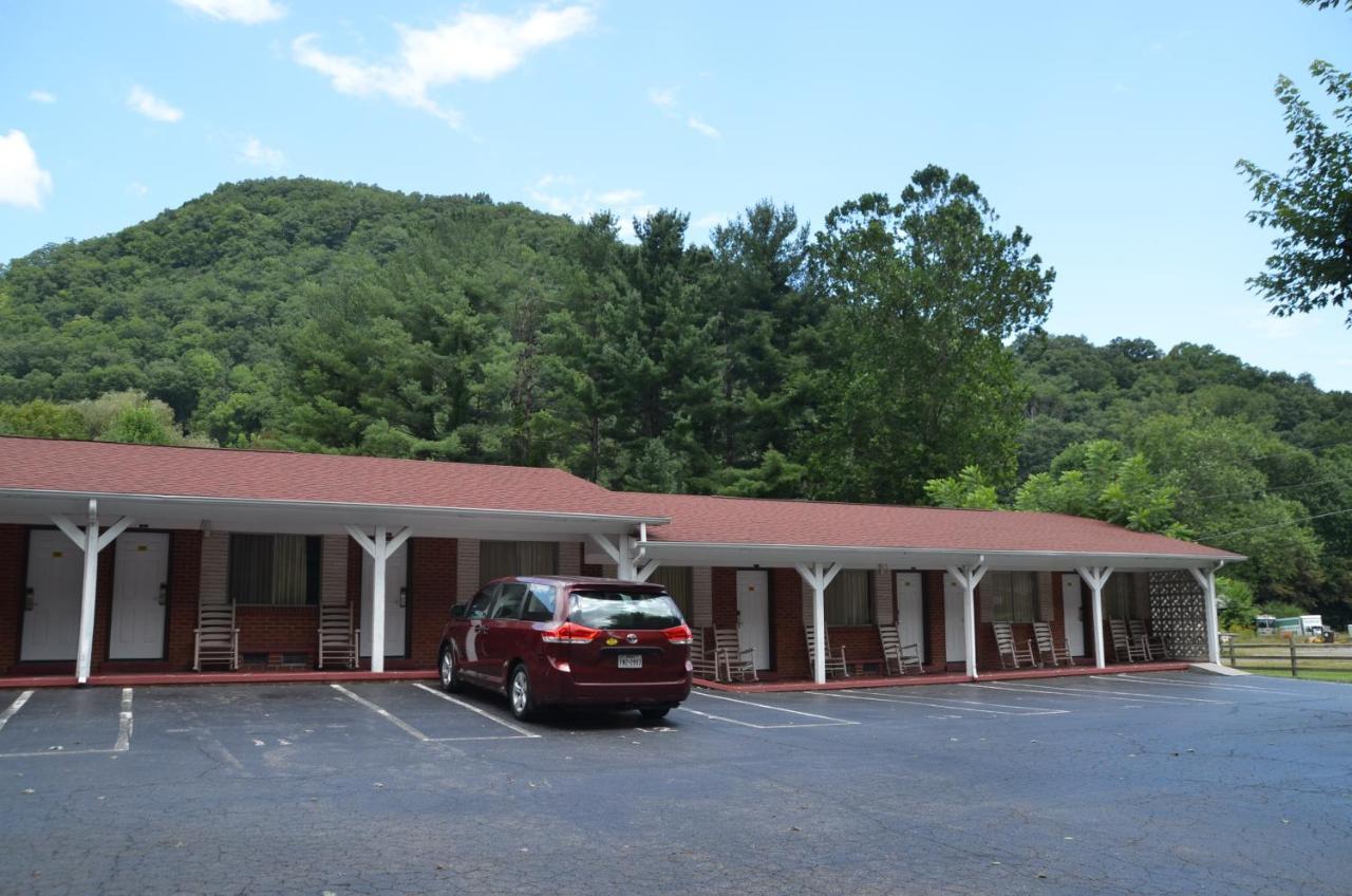 Travelowes Motel - マギー・バレー エクステリア 写真